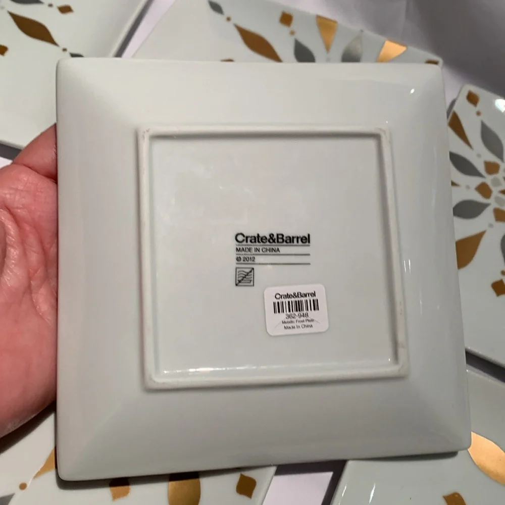 2012 Crate and Barrel Snowflake Design Silver Gold Square Plates Set of 8